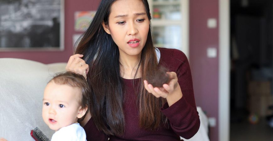 4 Effective Ways All Mums Can Manage Postpartum Hair Loss (1)